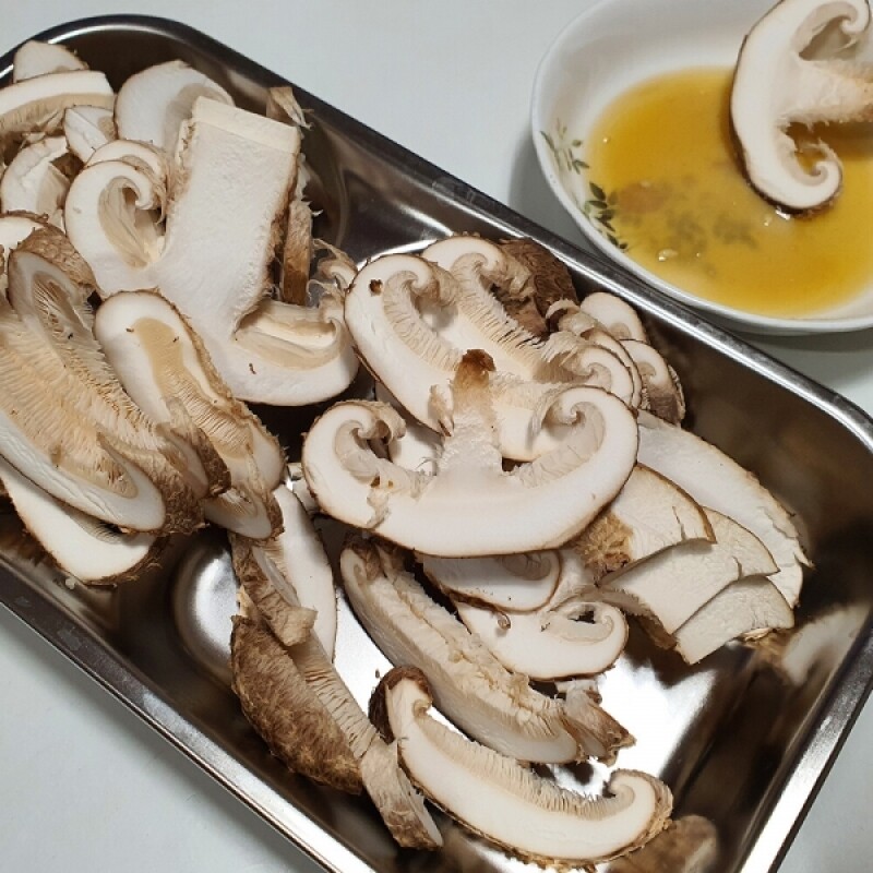 정선몰,[웰던표고] 참나무원목표고 화고 동고 유기농 생표고 1kg [원산지:국산(강원도 정선군)]